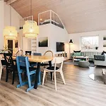 4 Star In Vaeggerlose Boto By